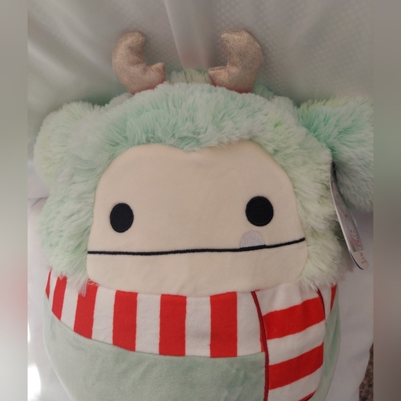 Joelle bigfoot squishmallow Christmas AUSTRALIAN EXCLUSIVE - Picture 4 of 4